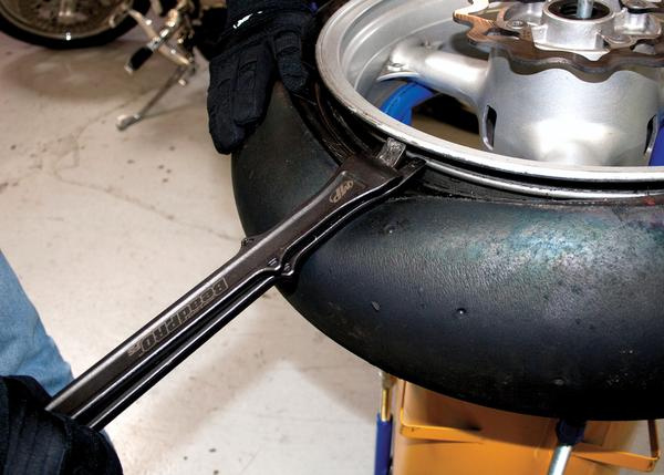 Outil de démontage de pneu + Kit de valve de + TR412 pour motos